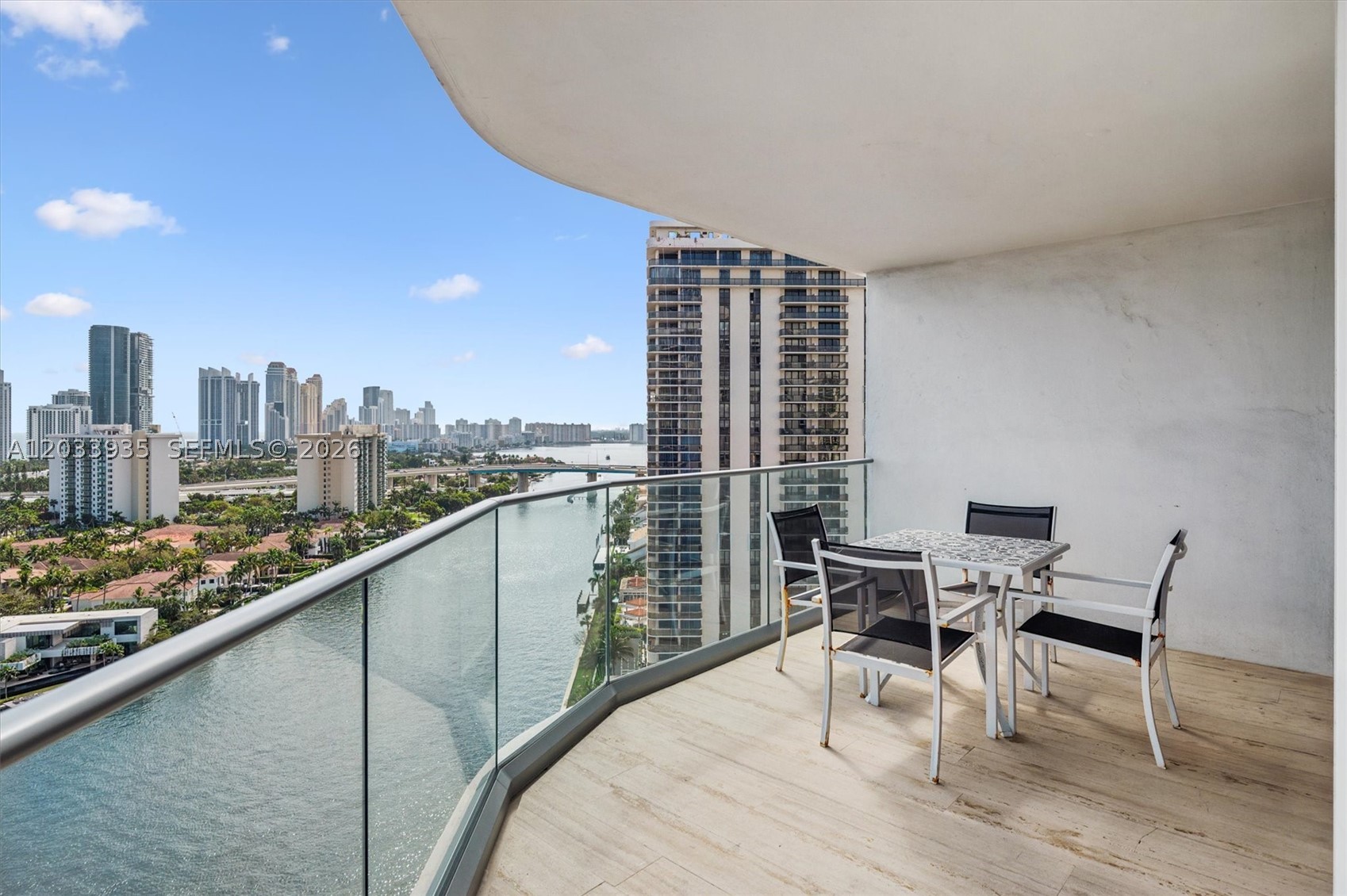 Aventura photo 5