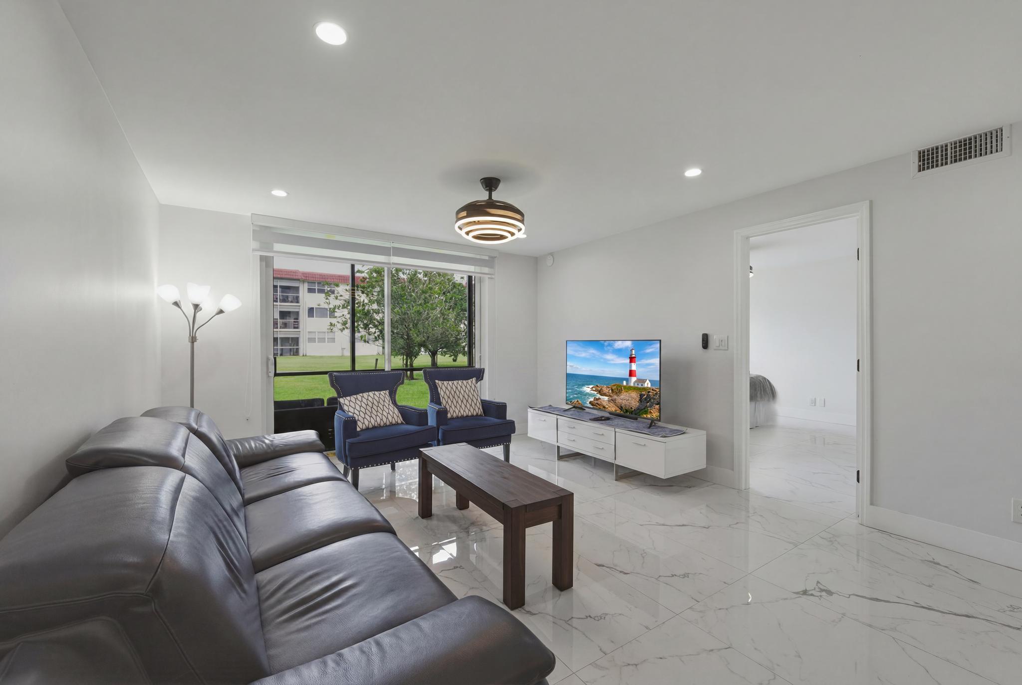 Pembroke Pines photo 3