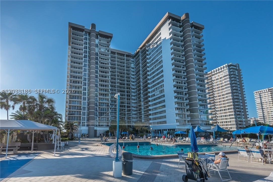Hallandale Beach photo 2