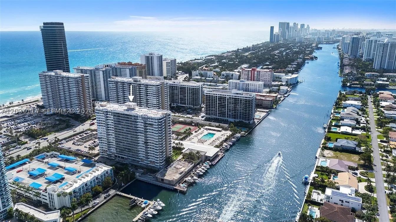 Hallandale Beach photo 2