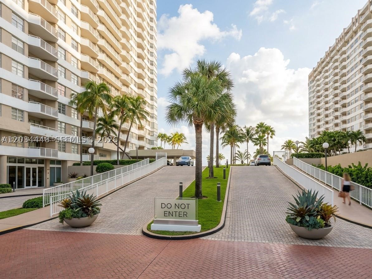 Hallandale Beach photo 2