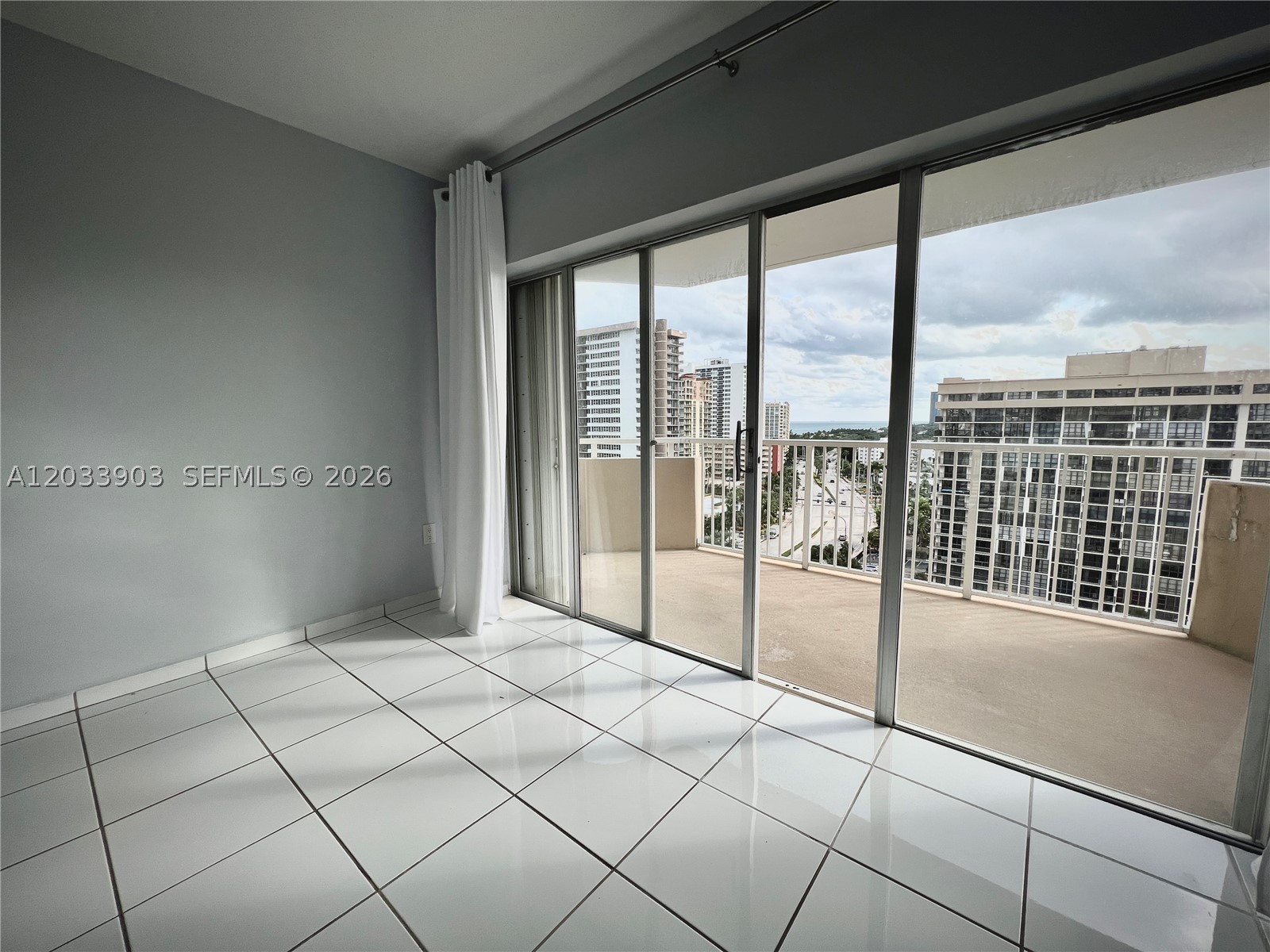 Hallandale Beach photo 2