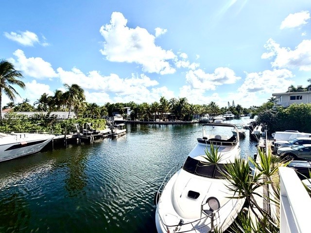 North Miami photo 4