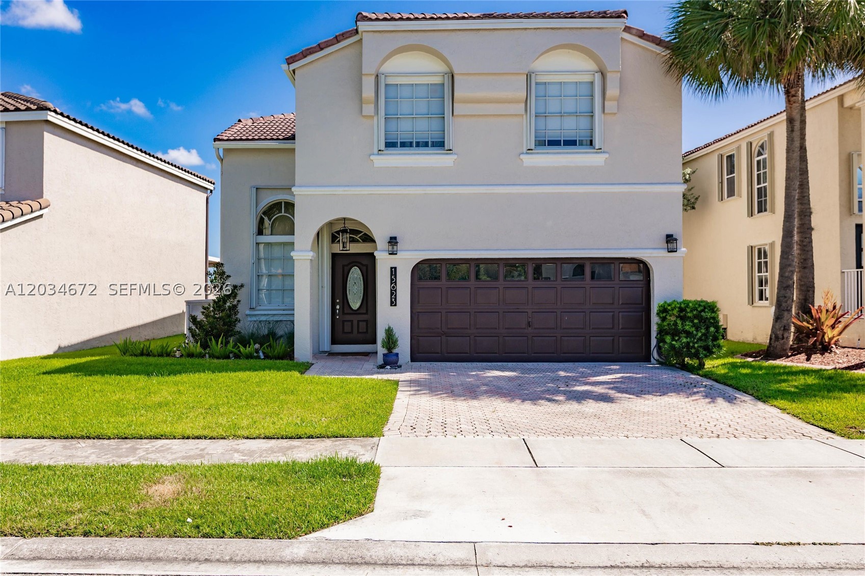 Pembroke Pines photo 1