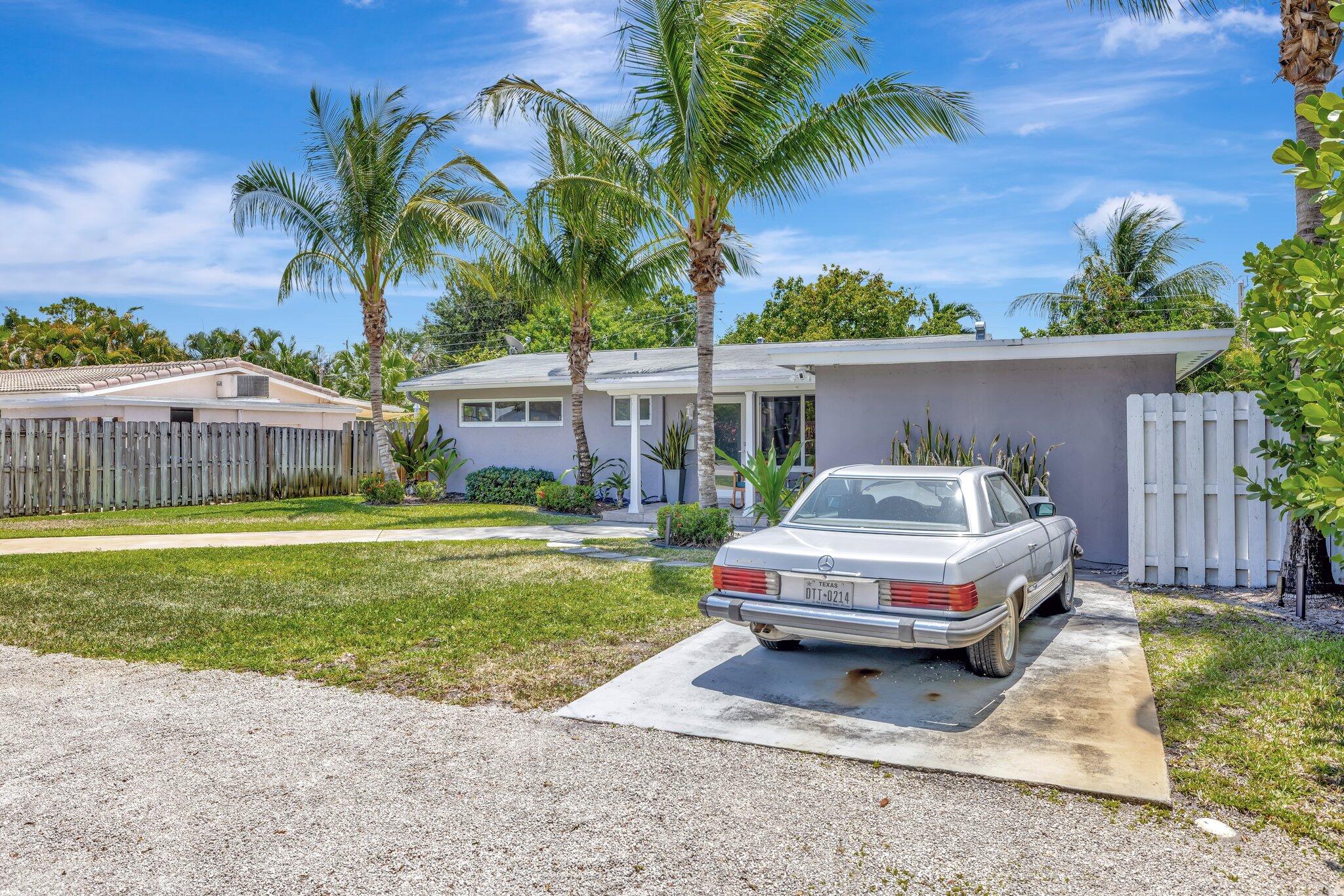 Wilton Manors photo 2
