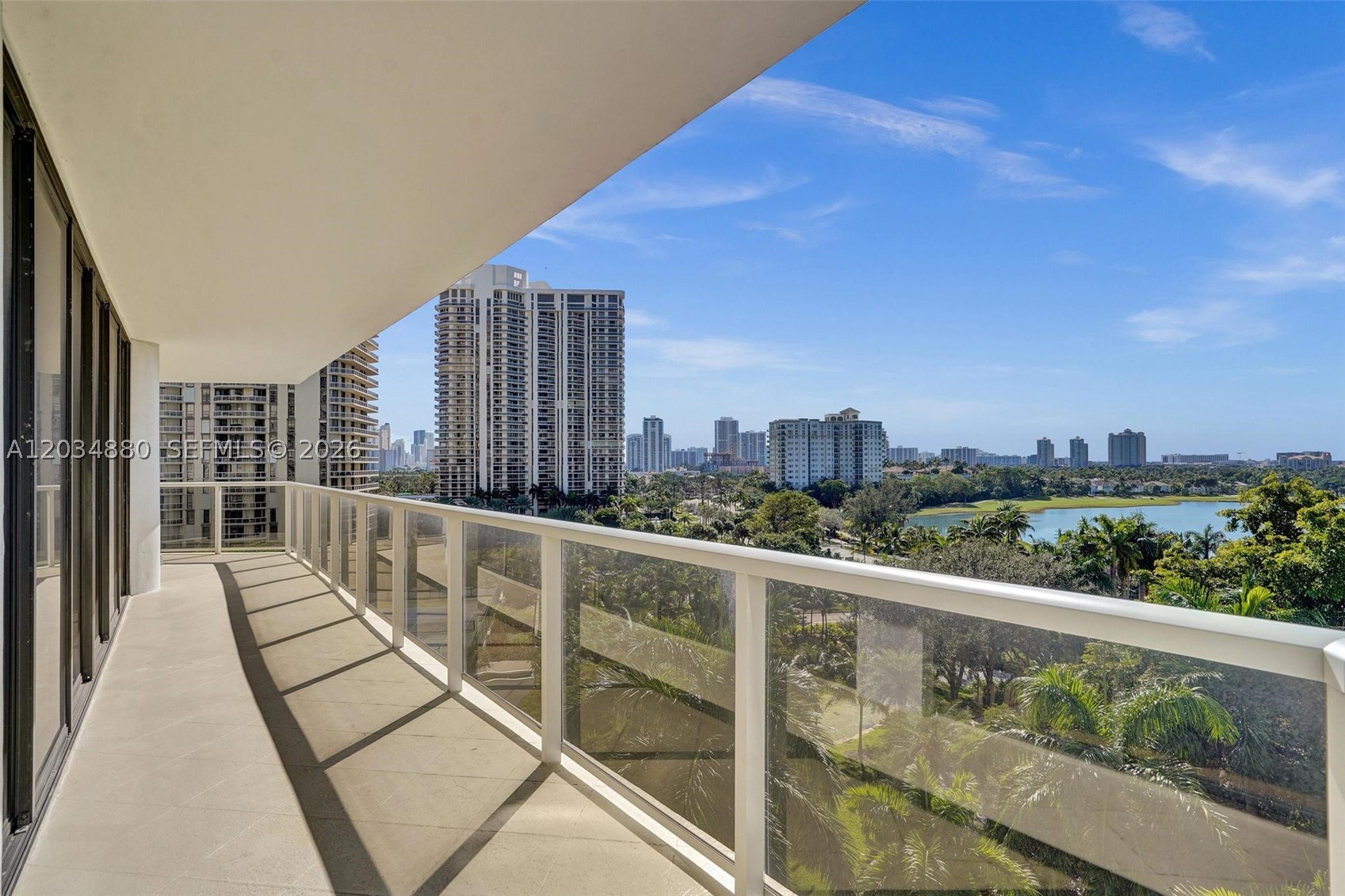 Aventura photo 3