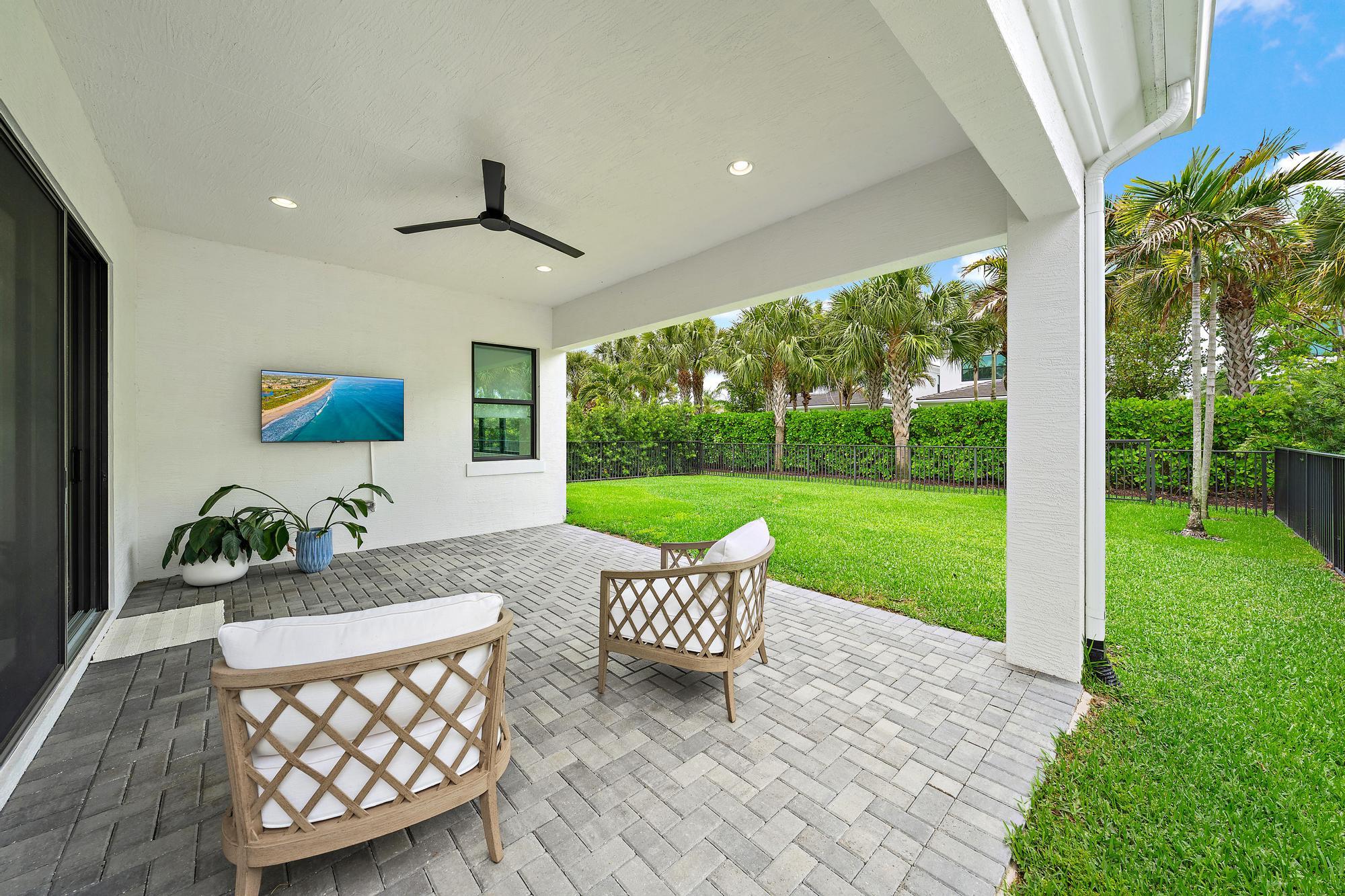 Palm Beach Gardens photo 2