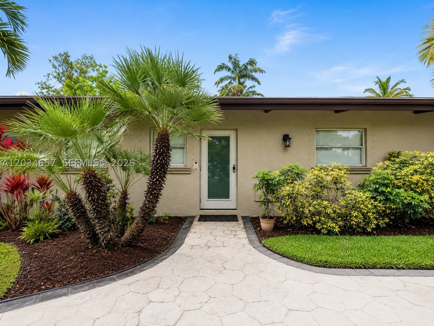 North Miami photo 2