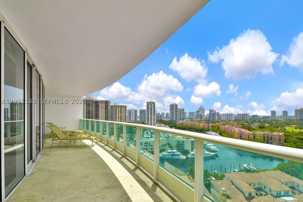 Aventura photo 1