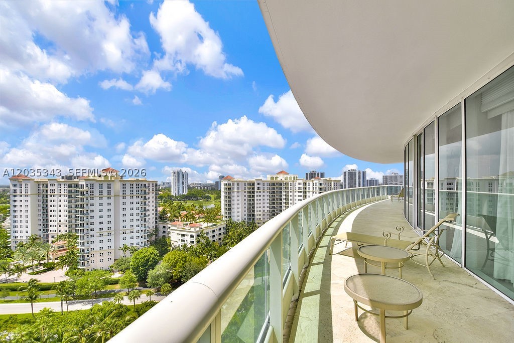 Aventura photo 3