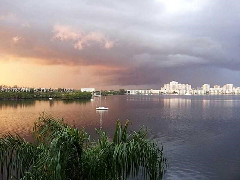 North Miami Beach photo 2