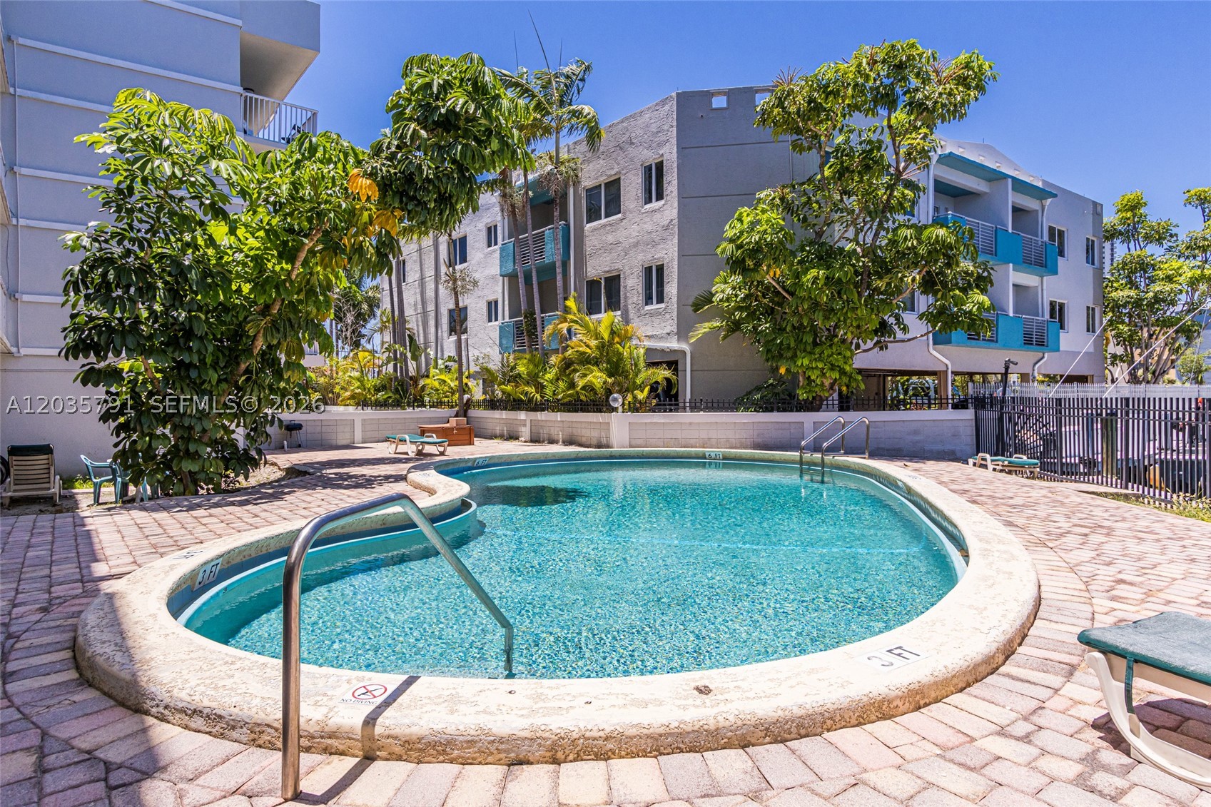 North Miami Beach photo 2