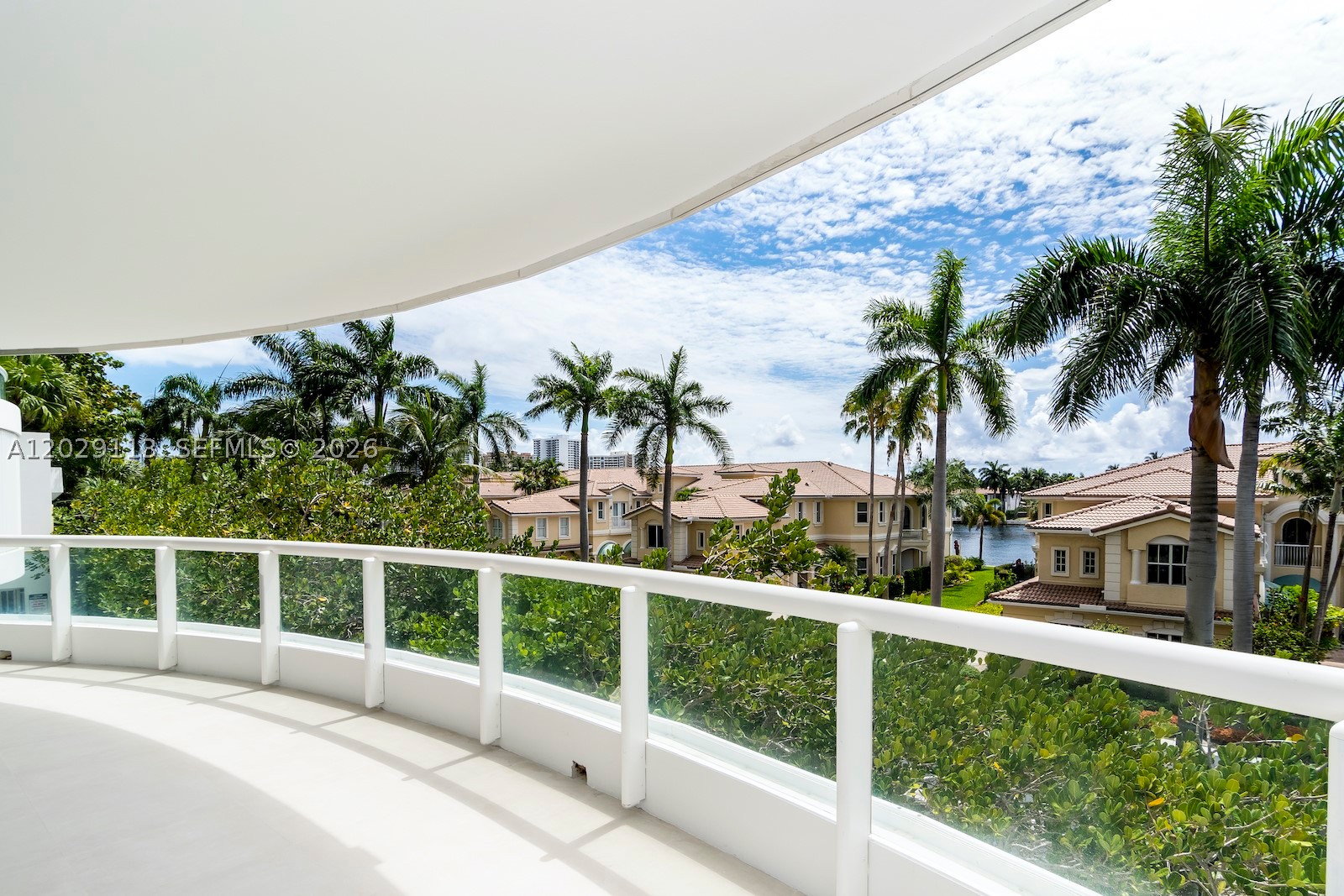 Aventura photo 5