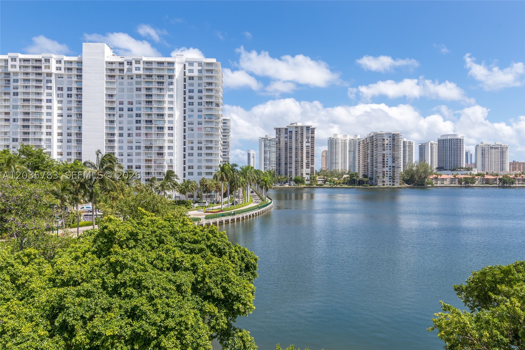 Aventura photo 1