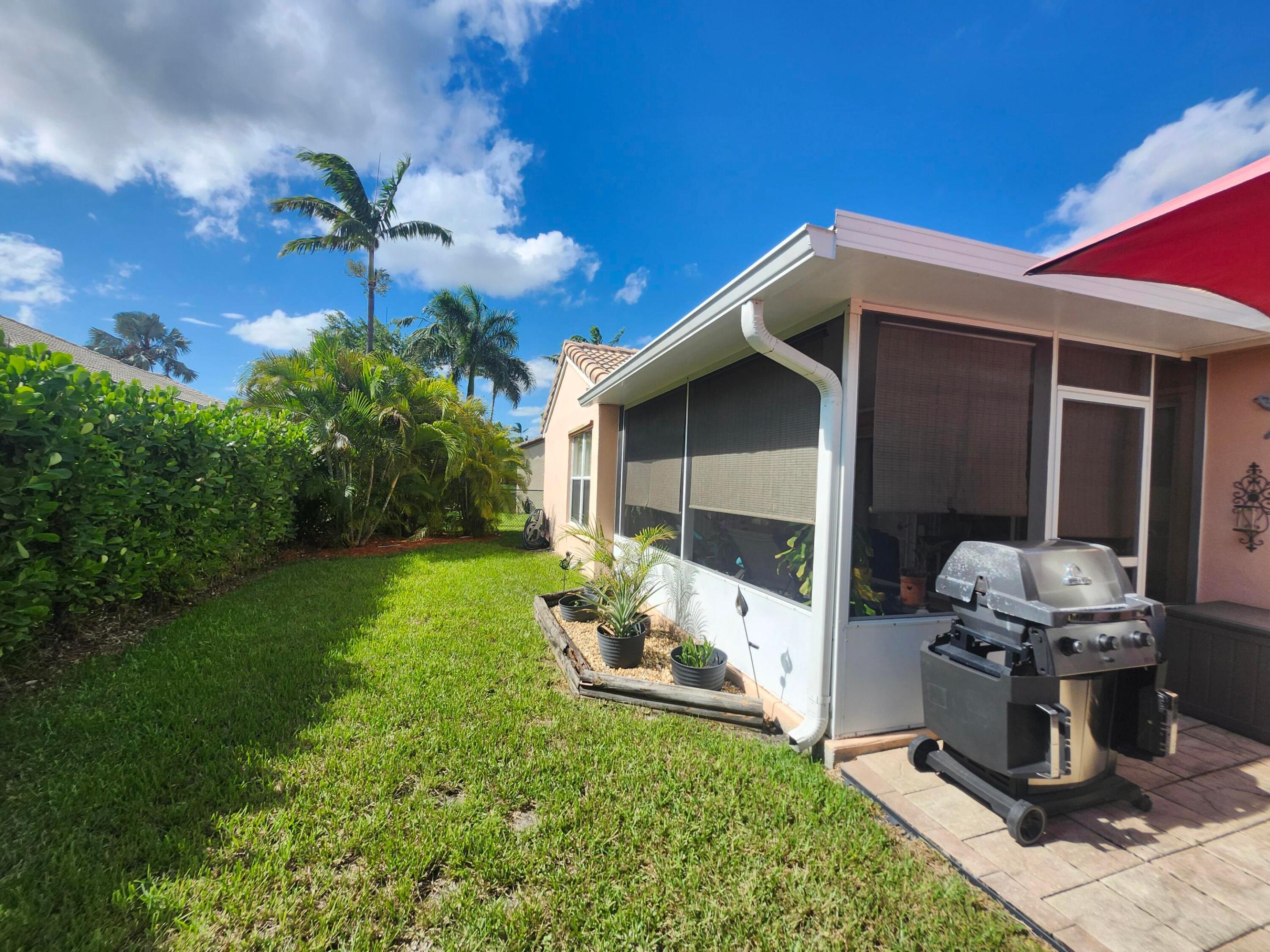 Pembroke Pines photo 4