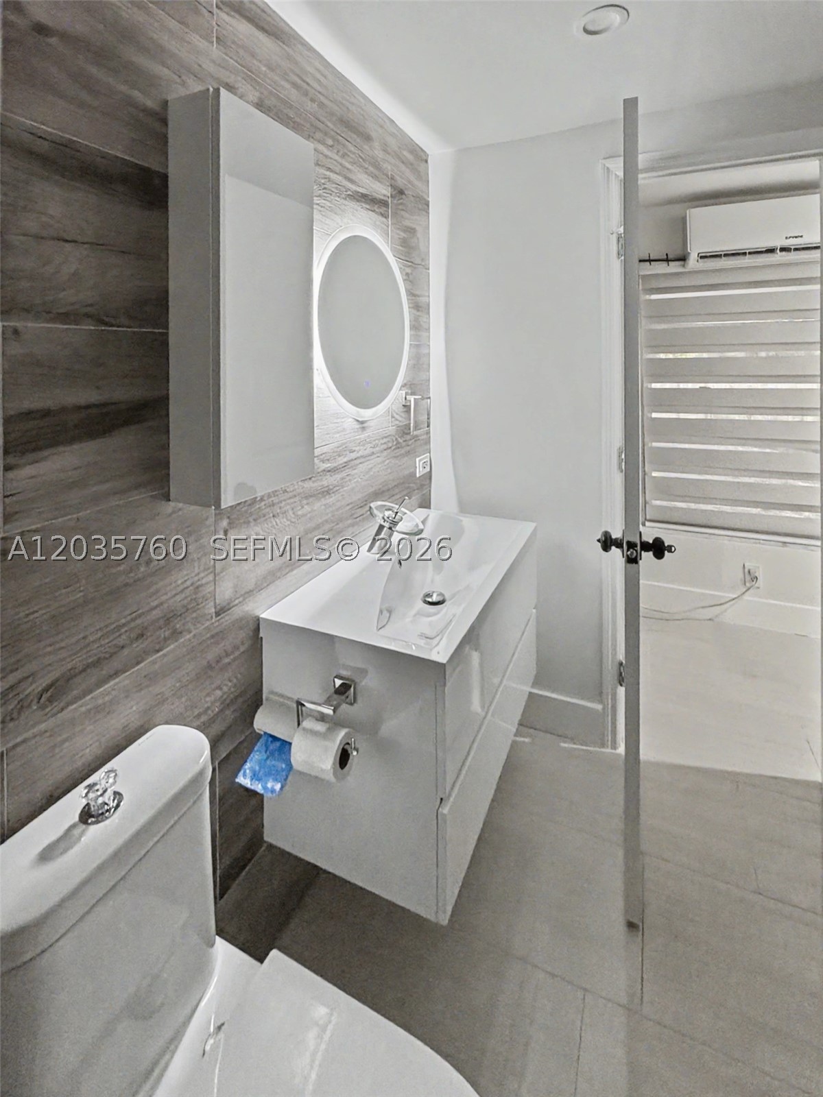 North Miami photo 3
