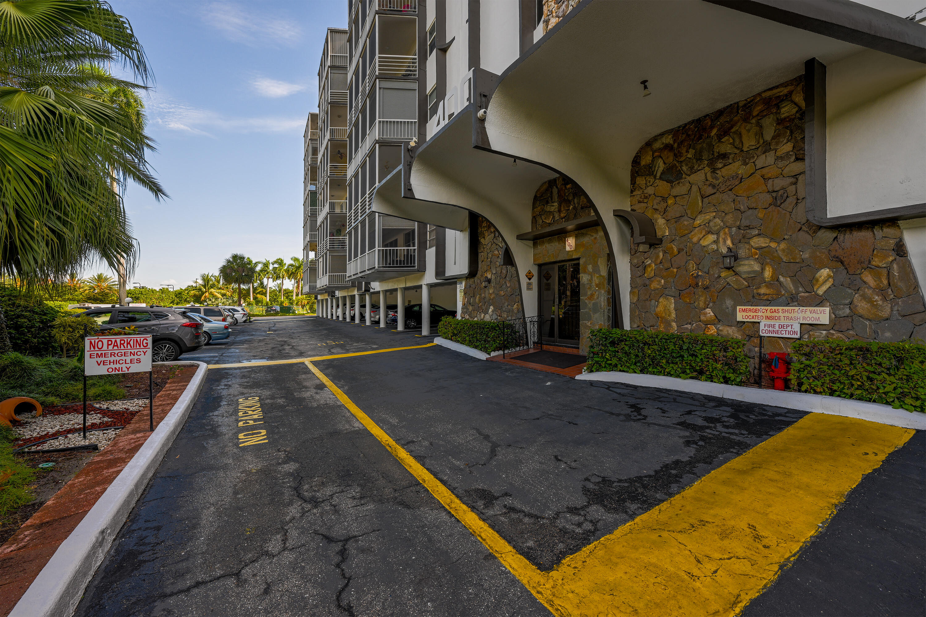 Hallandale Beach photo 2