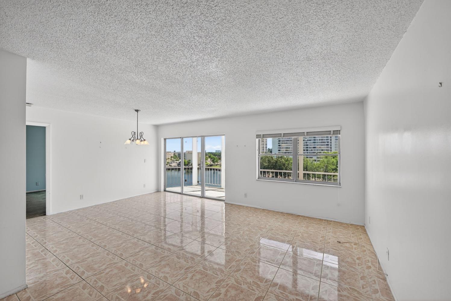 Hallandale Beach photo 3