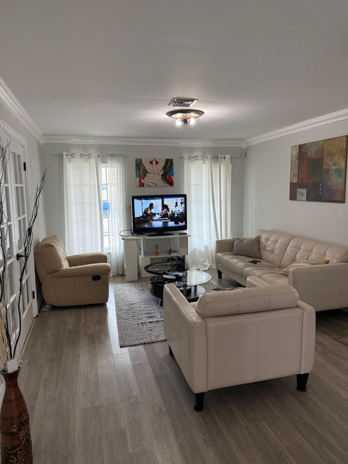 Miramar photo 3