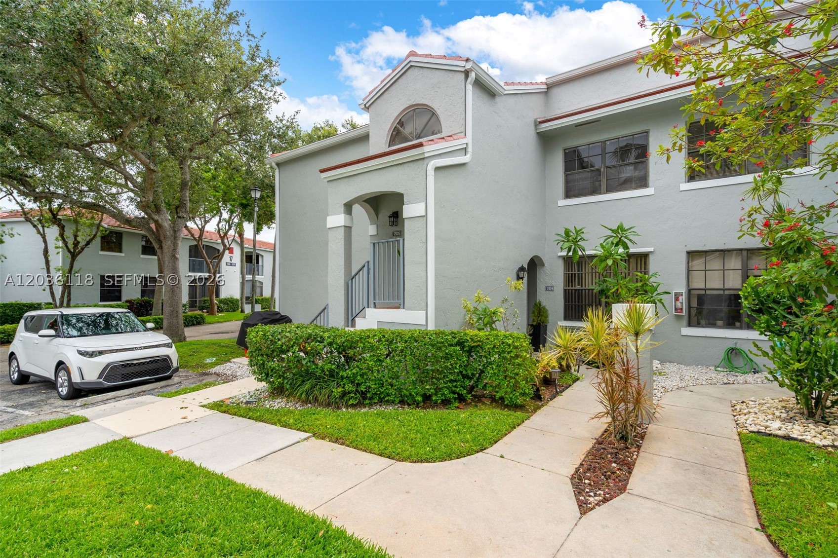 Pembroke Pines photo 2