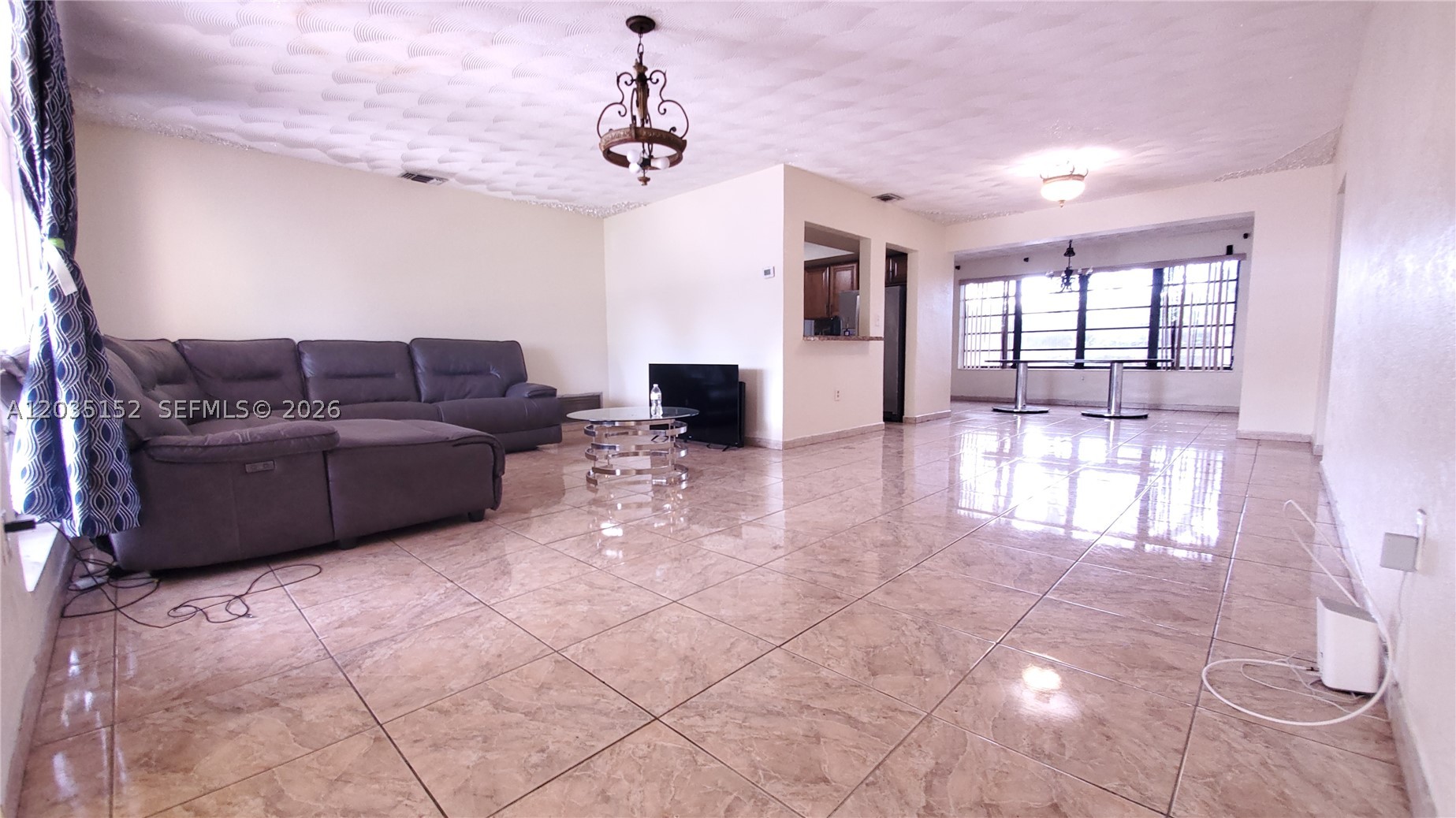 Miramar photo 5