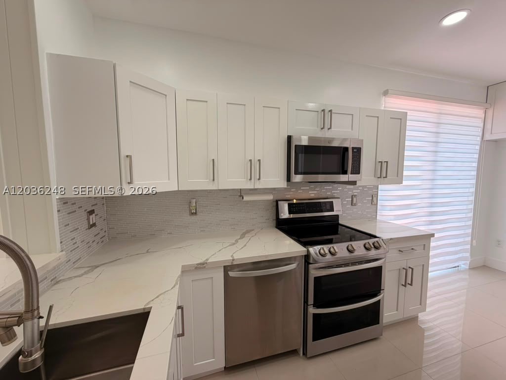 Pembroke Pines photo 5