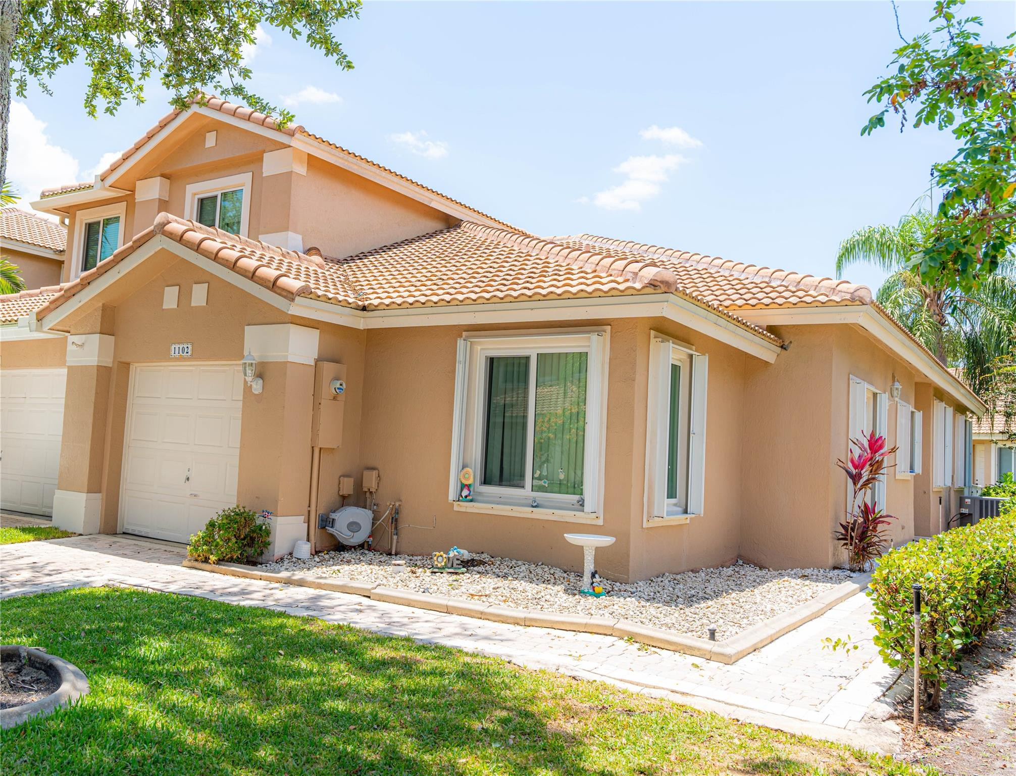 Pembroke Pines photo 2