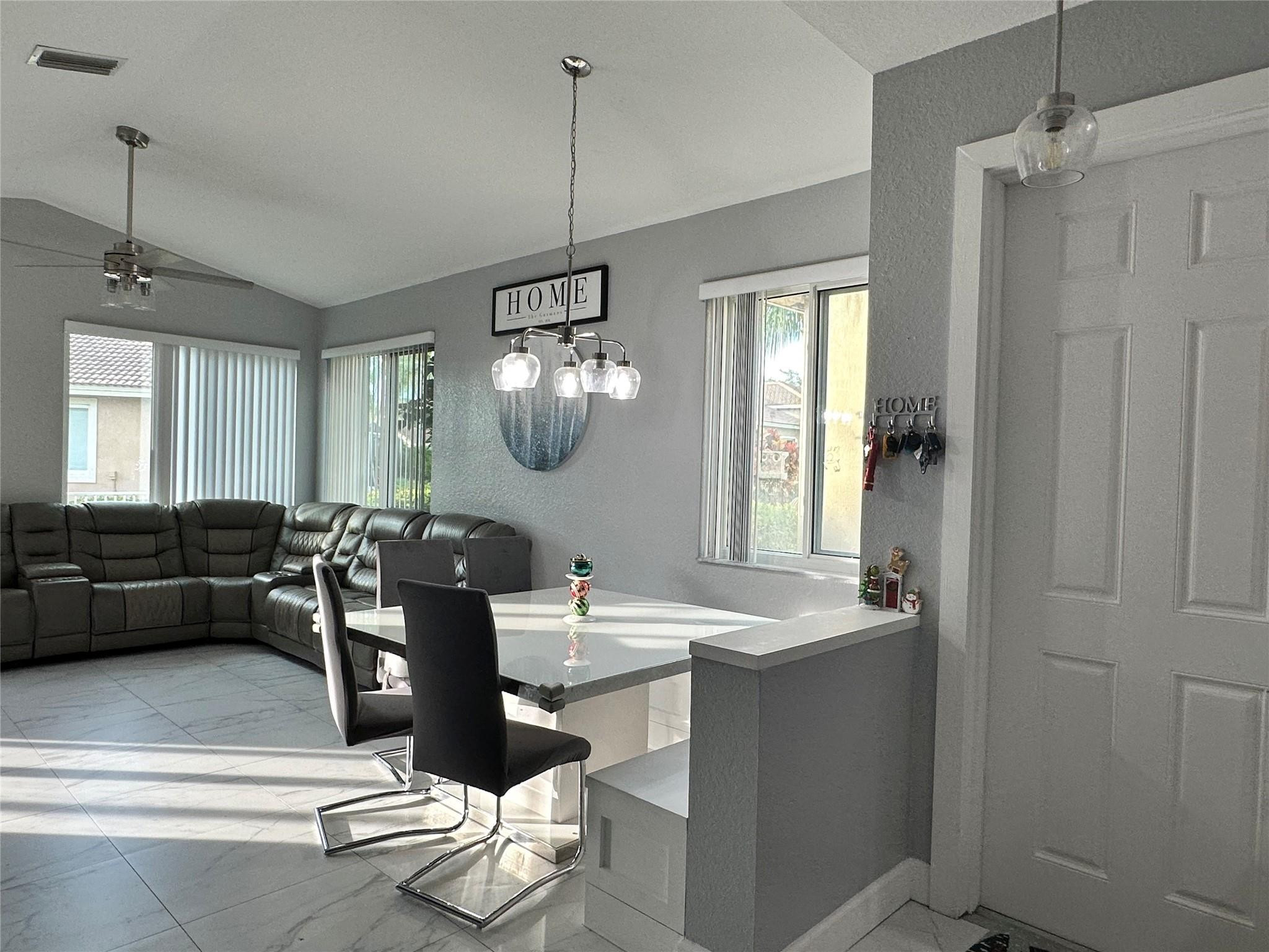 Pembroke Pines photo 3