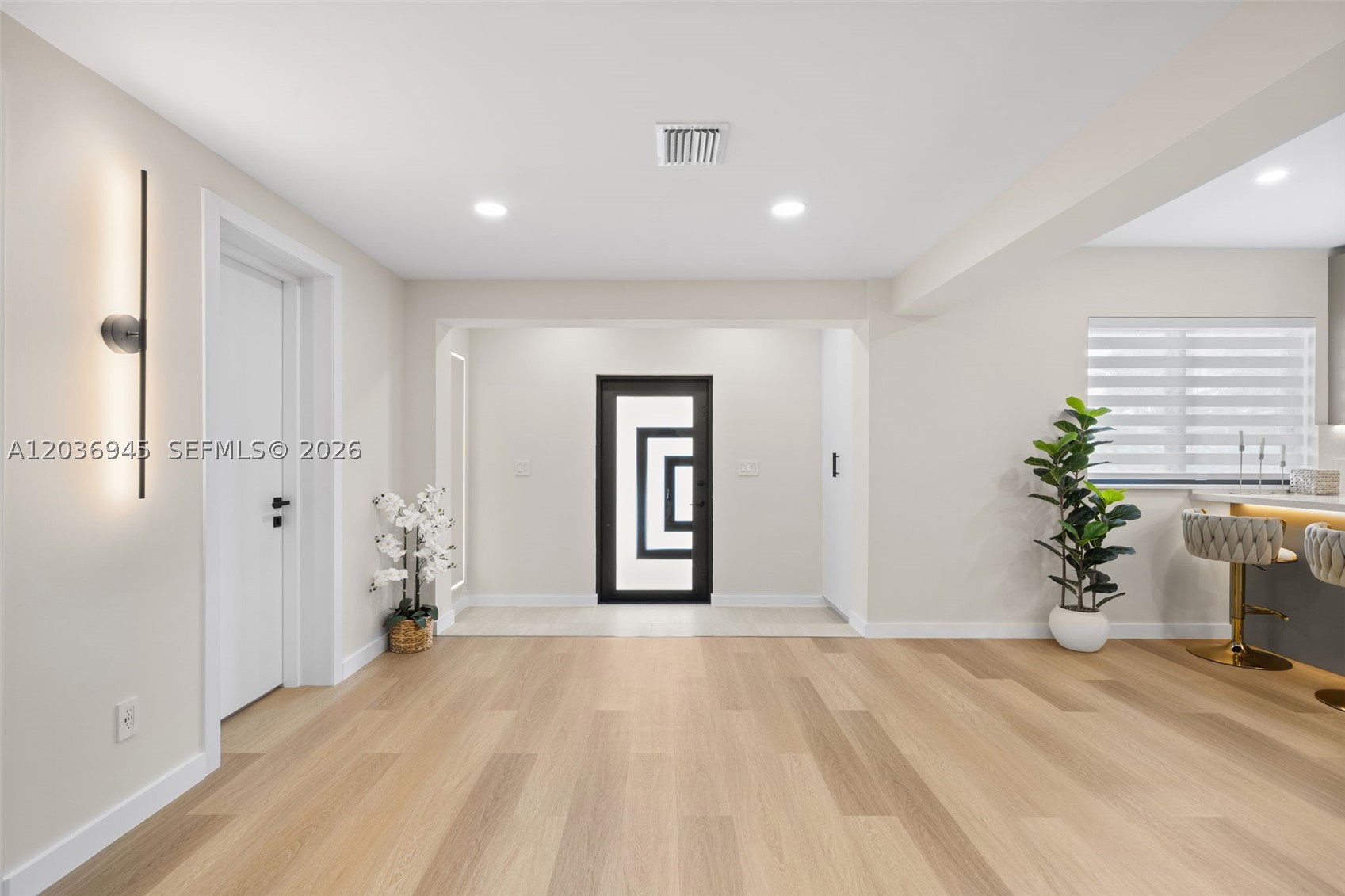 Hollywood photo 4
