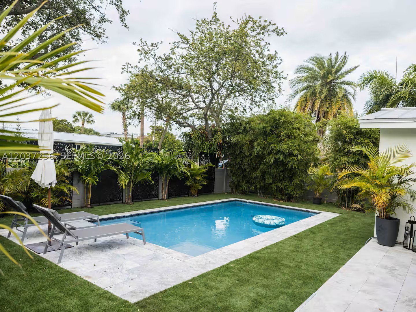 Wilton Manors photo 2