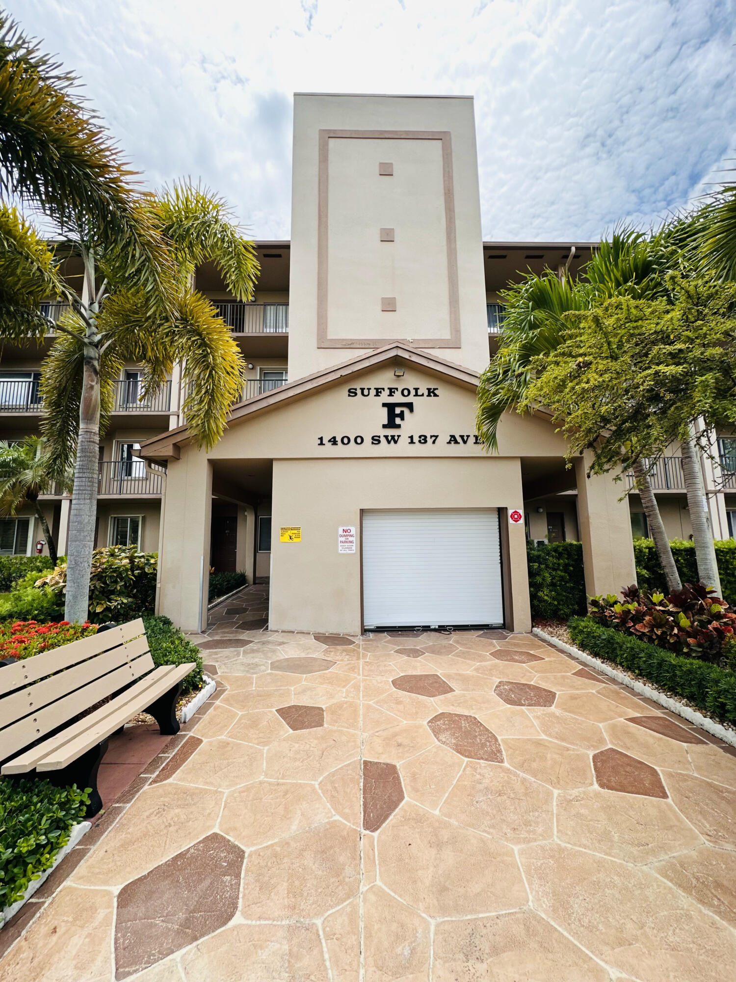 Pembroke Pines photo 1