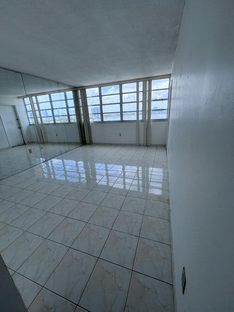 North Miami Beach photo 2