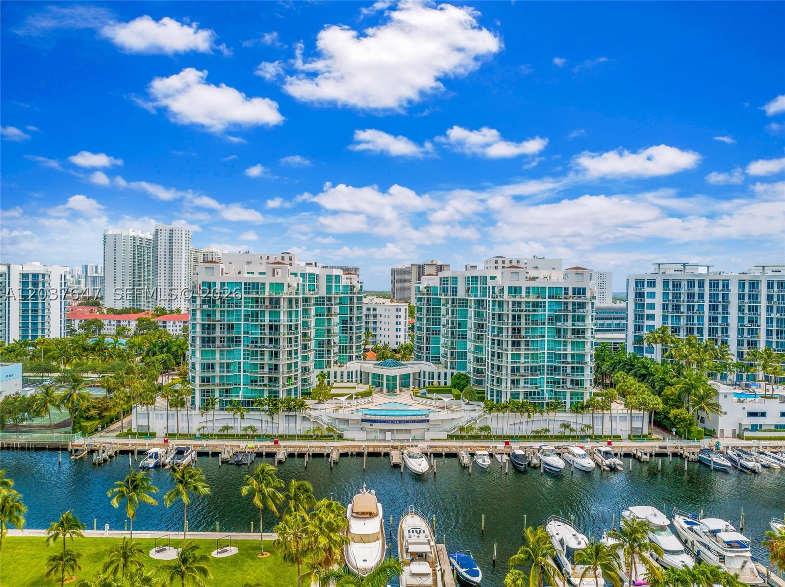 Aventura photo 2