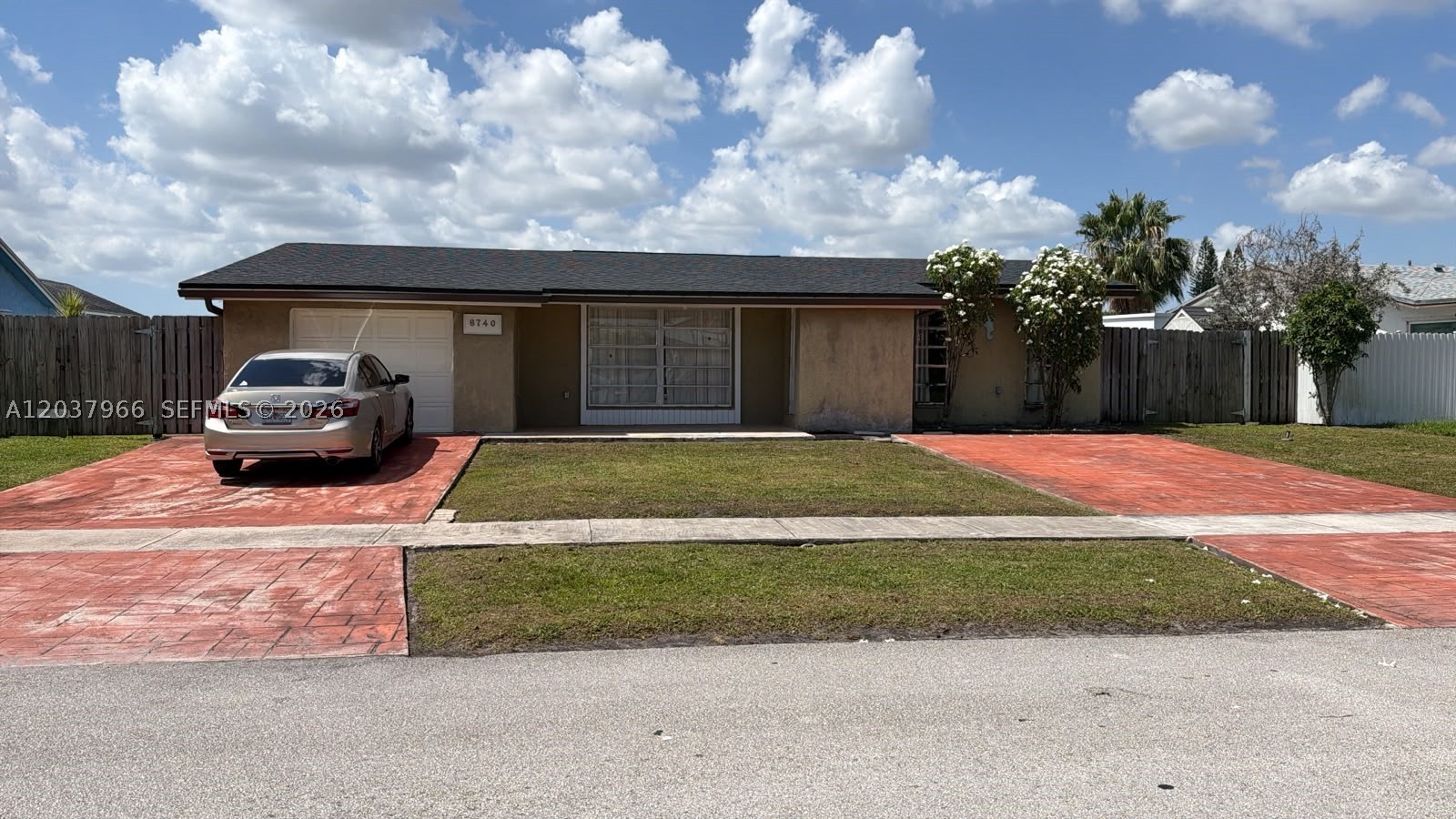 Pembroke Pines photo 1