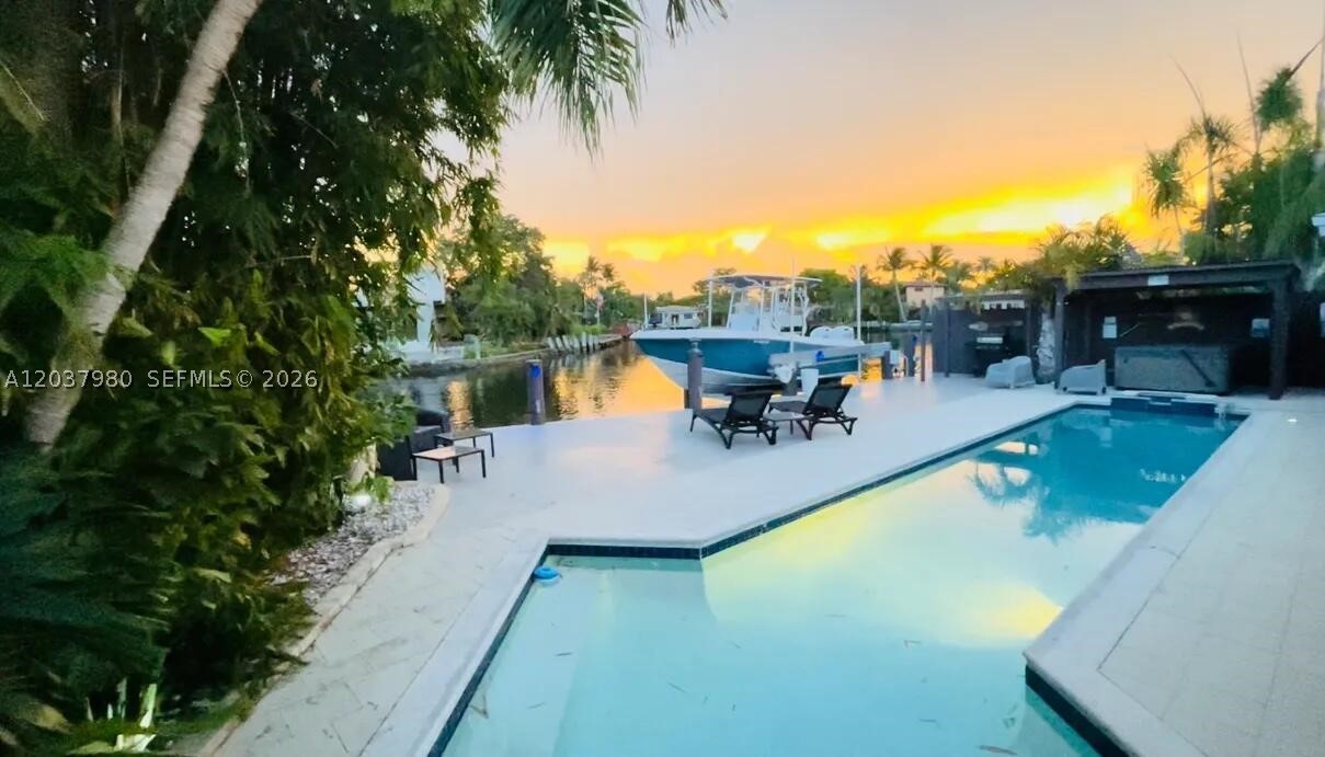 Wilton Manors photo 2