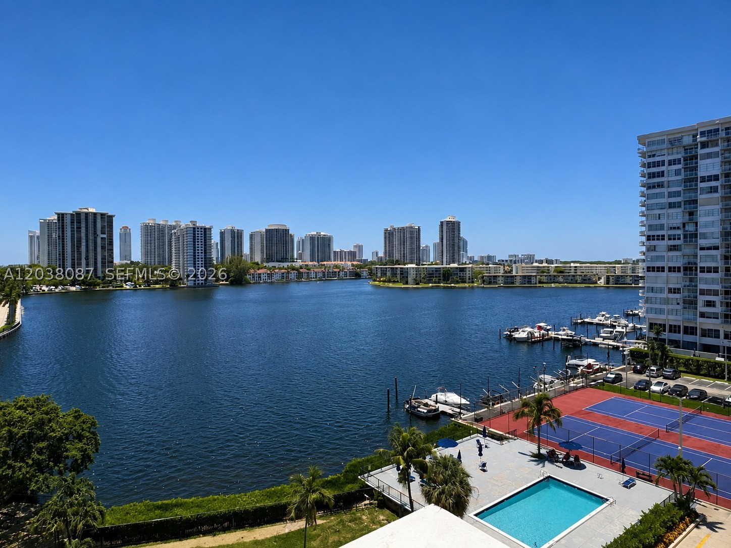 Aventura photo 1