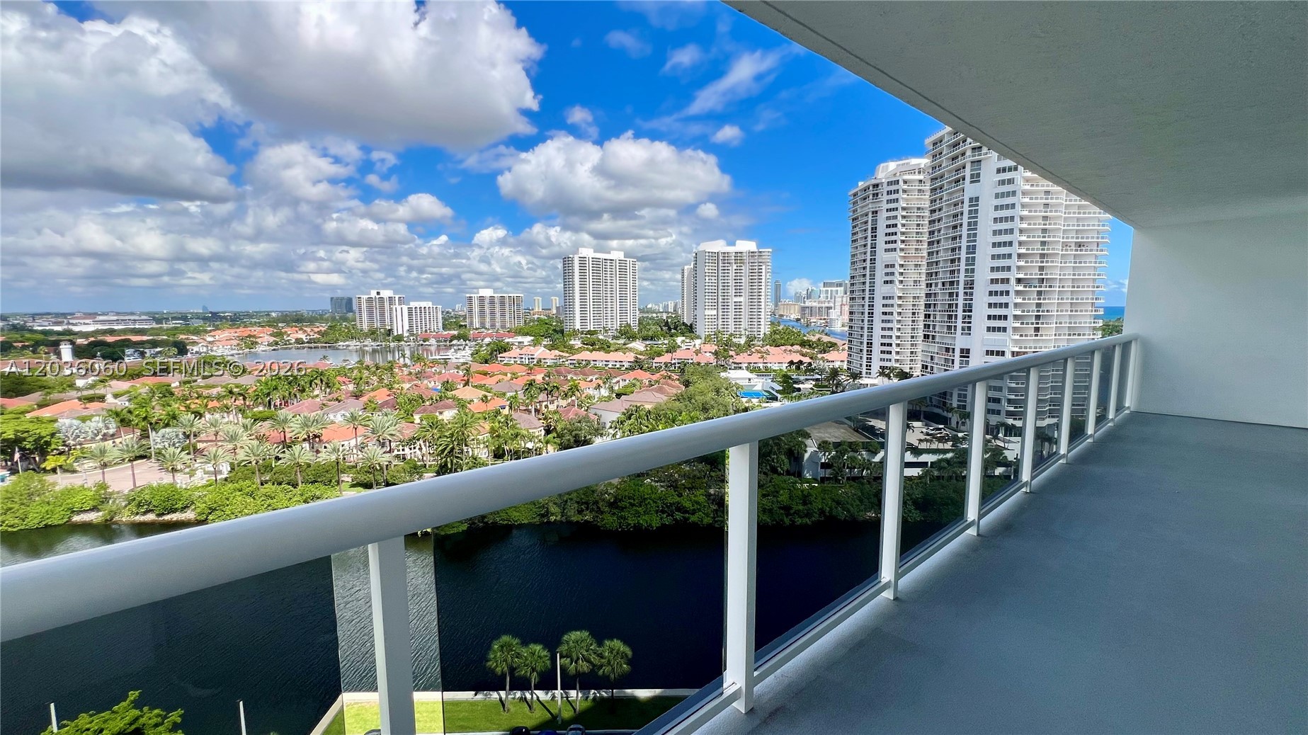 Aventura photo 2