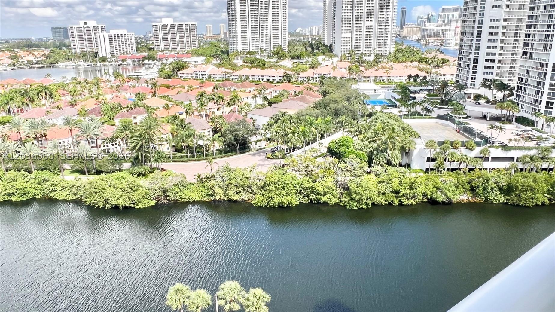 Aventura photo 4