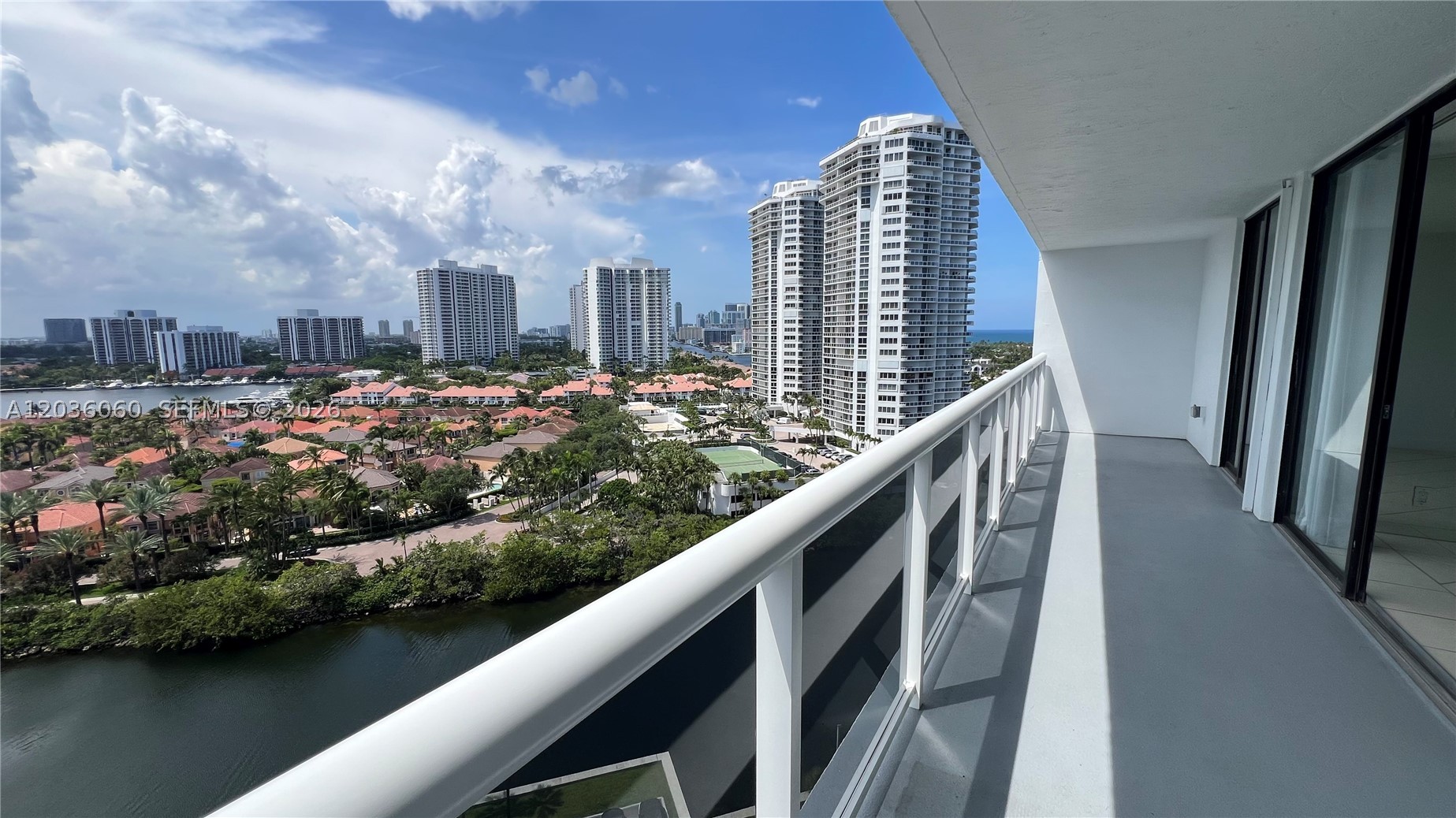Aventura photo 3