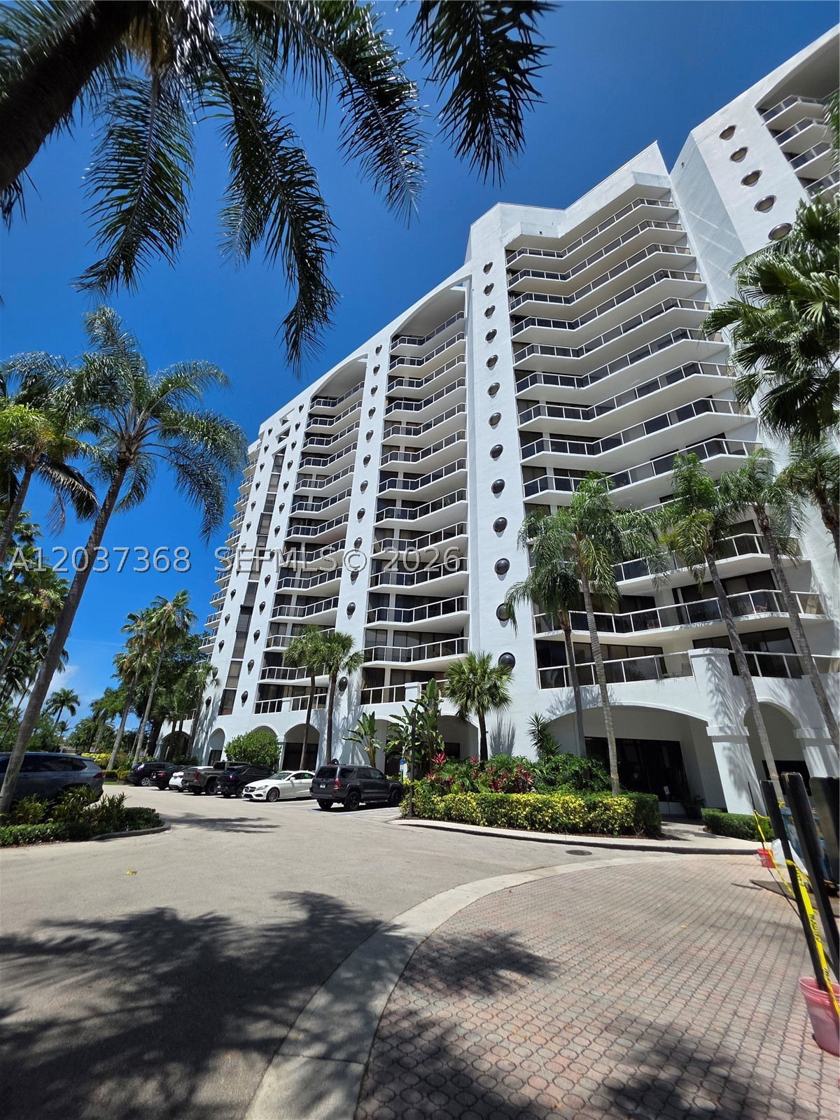 Aventura photo 1