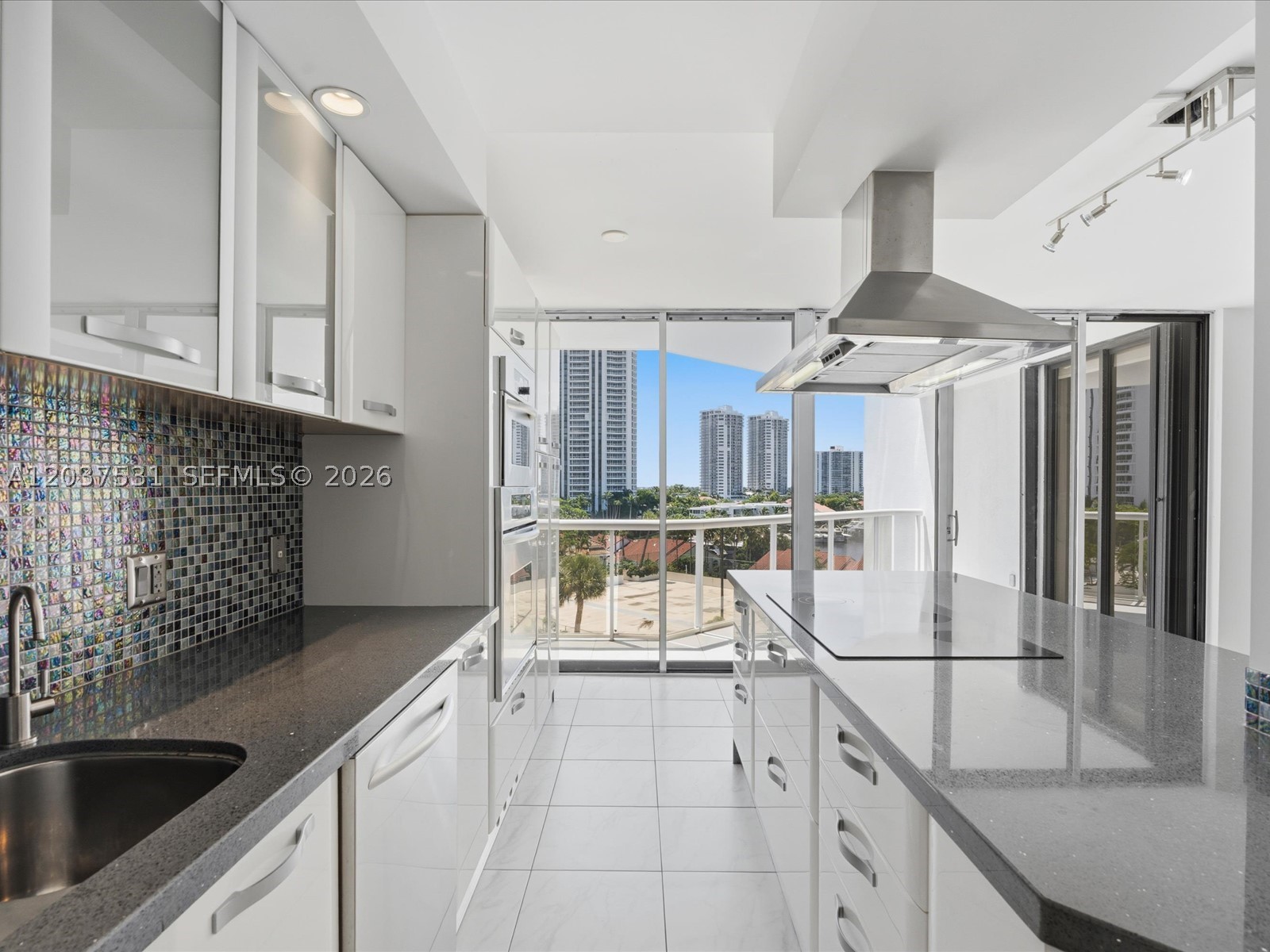 Aventura photo 1