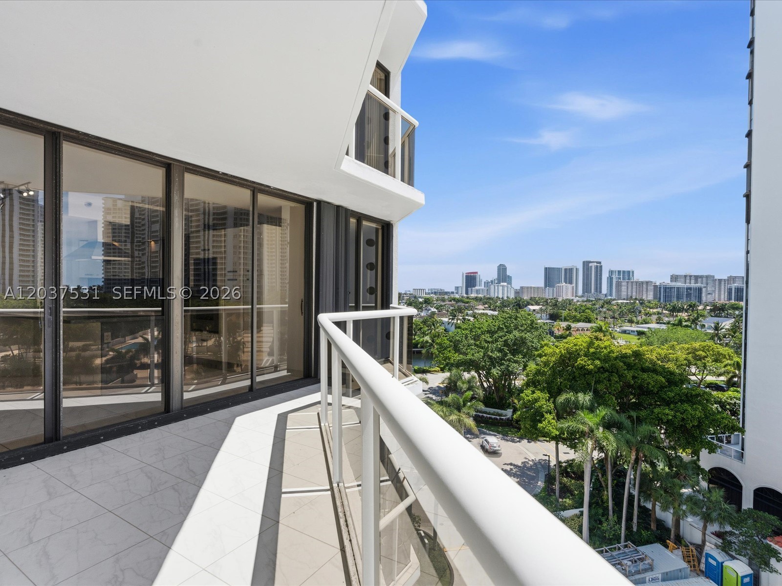 Aventura photo 2