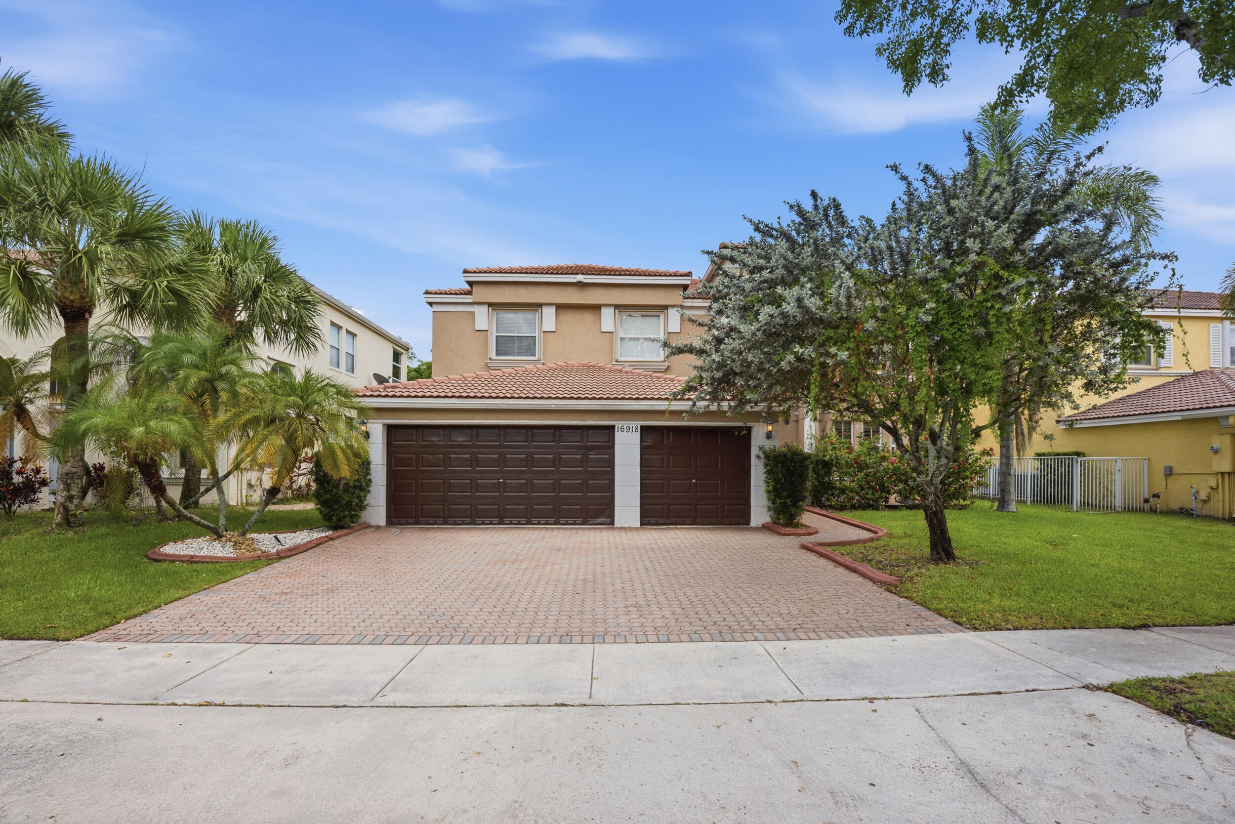 Pembroke Pines photo 4