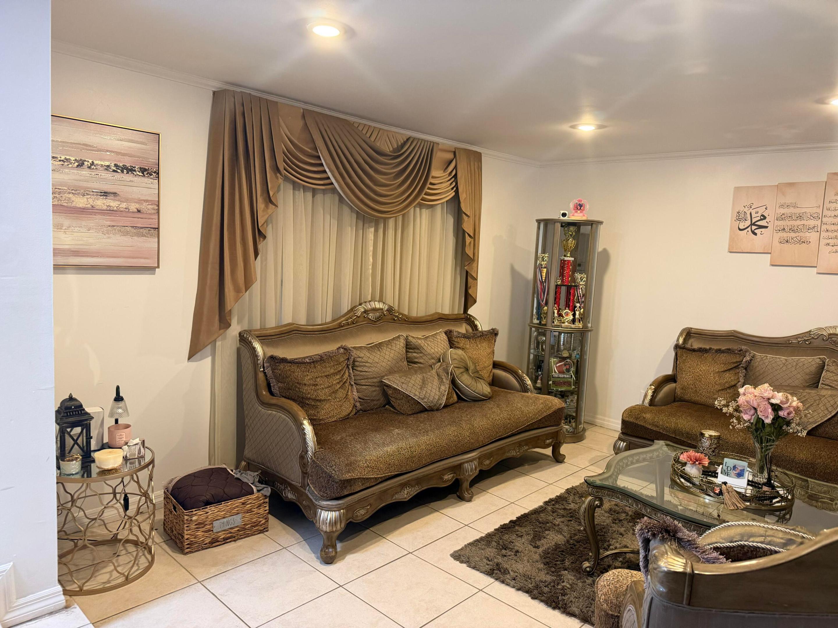 Pembroke Pines photo 5