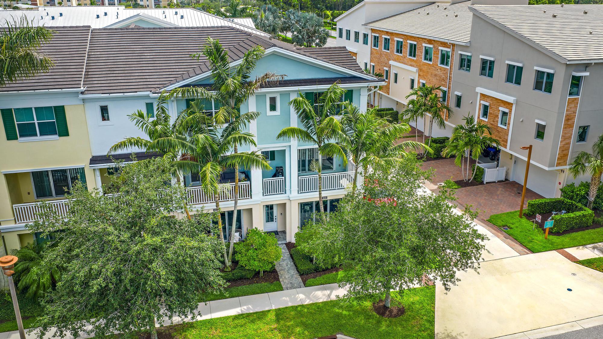 Palm Beach Gardens photo 1