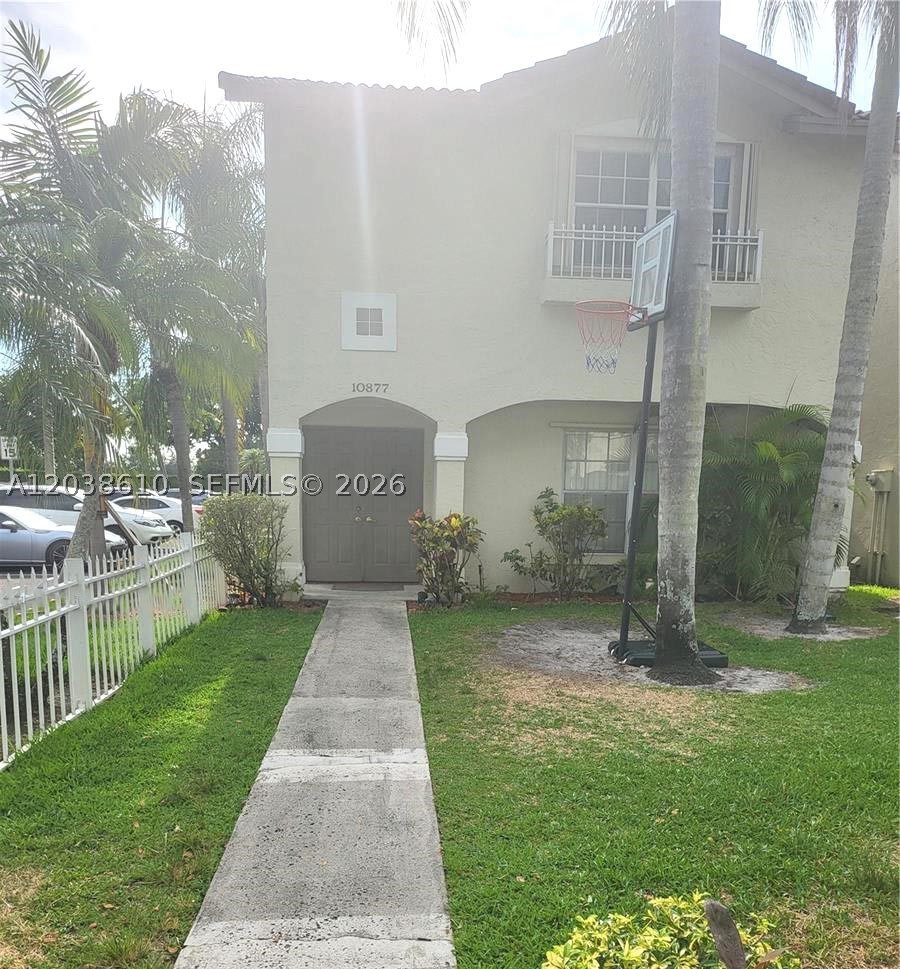 Pembroke Pines photo 2