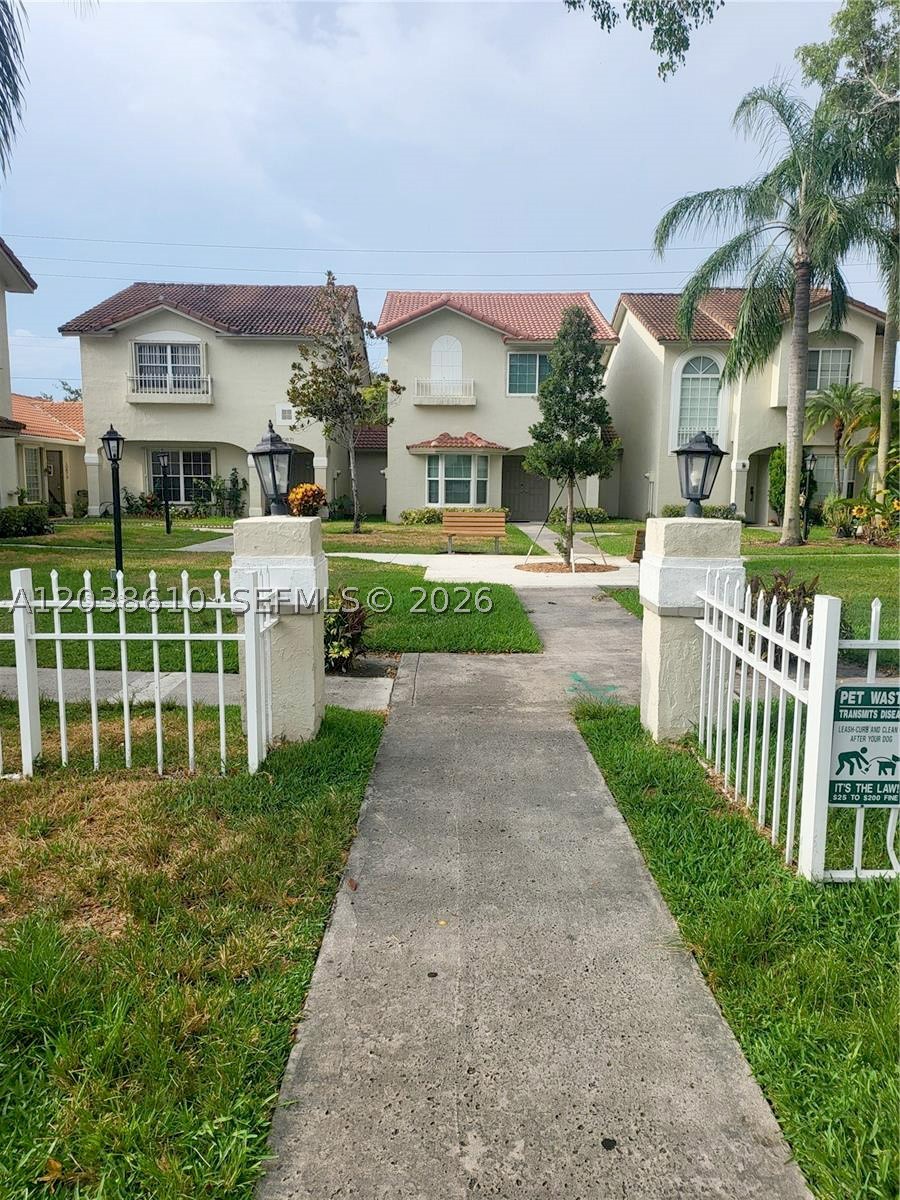 Pembroke Pines photo 3