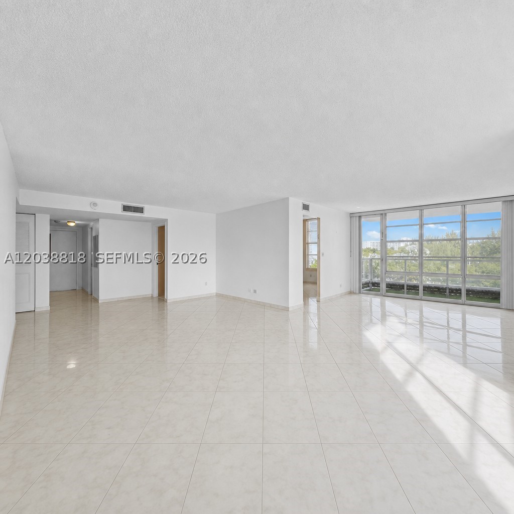 Sunny Isles Beach photo 2