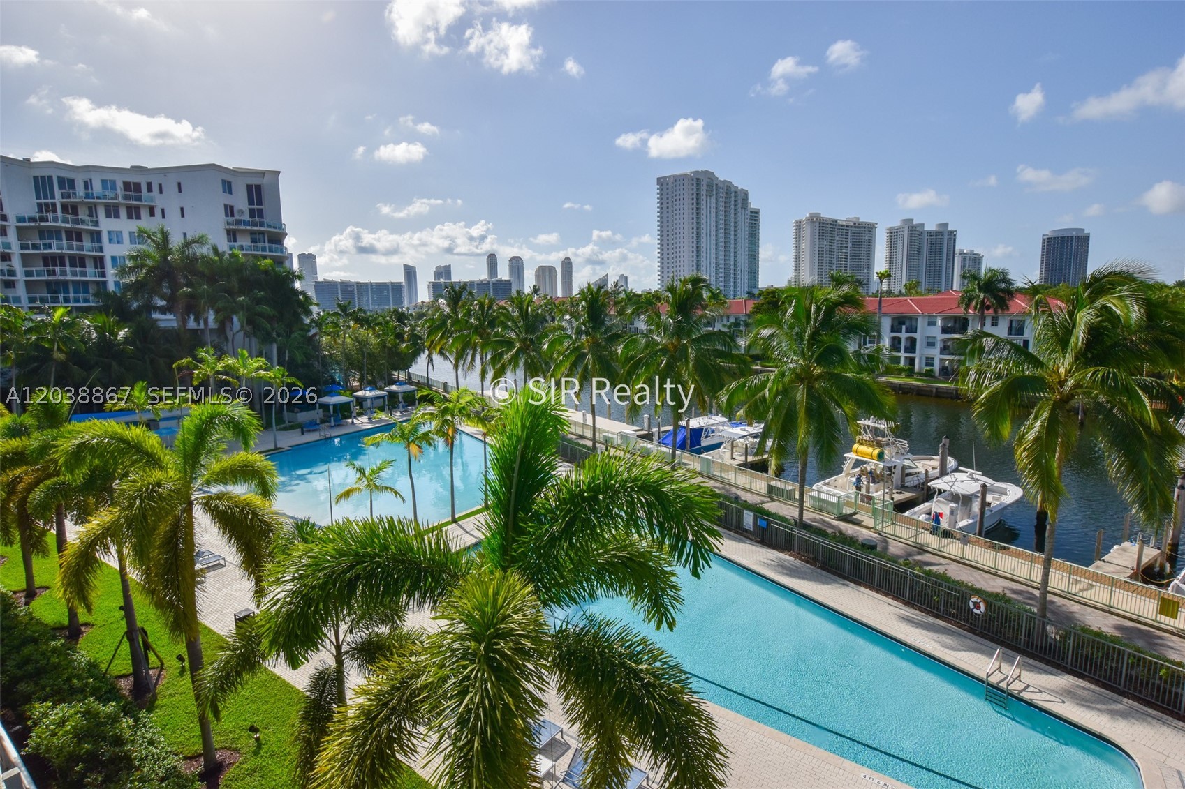 Aventura photo 2