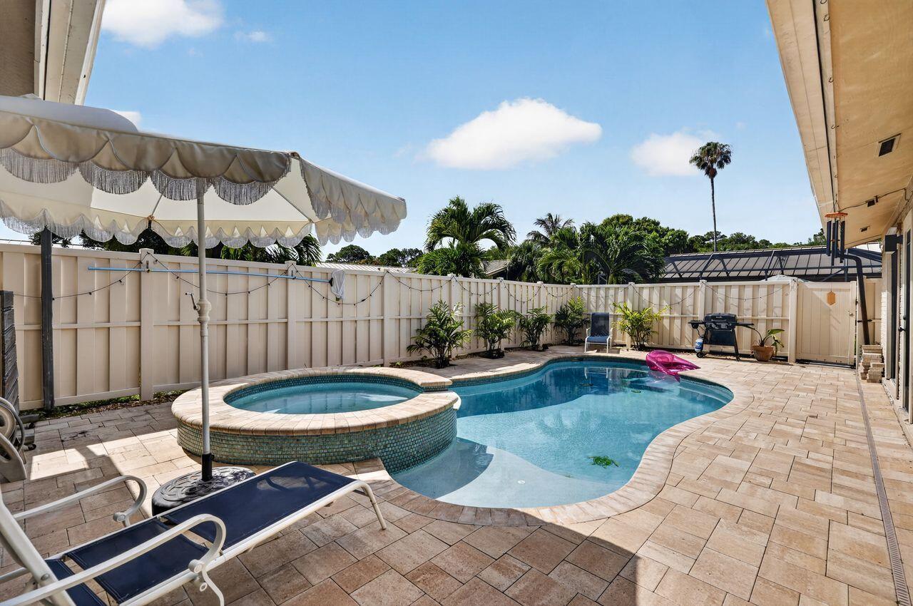Palm Beach Gardens photo 1